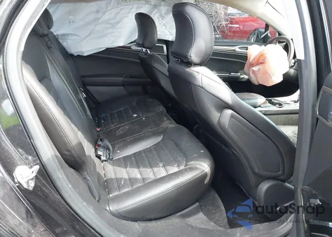 2015 Ford Fusion Energi Se Luxury z USA, uszkodzony, nr VIN 3FA6P0PU1FR246892